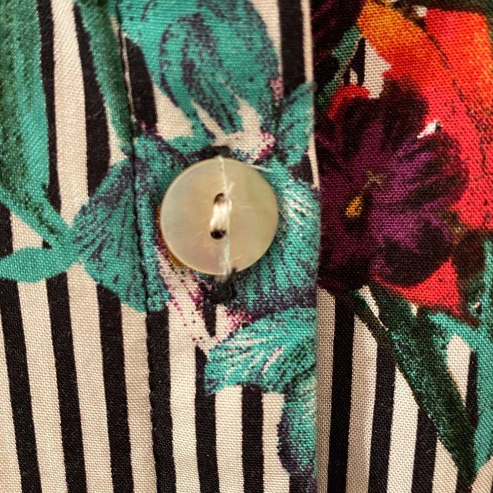 🎉Host Pick🎉 Chico's Multicolor Floral Striped Tunic - Picture 6 of 12